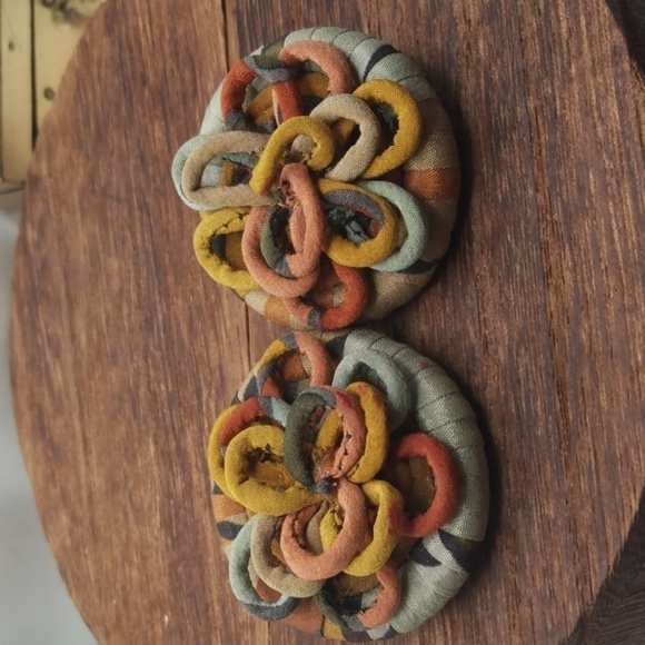 Watermelon African spun cloth 3d flower earrings clip on E245 - Picture 1 of 4